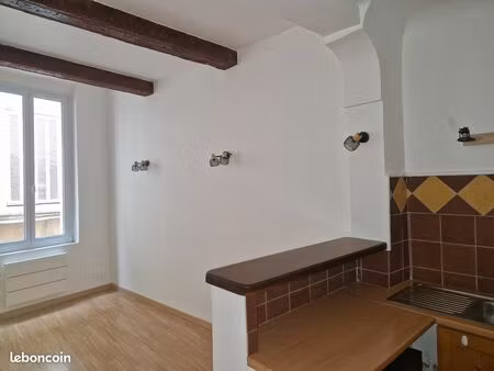 grand studio proche mairie