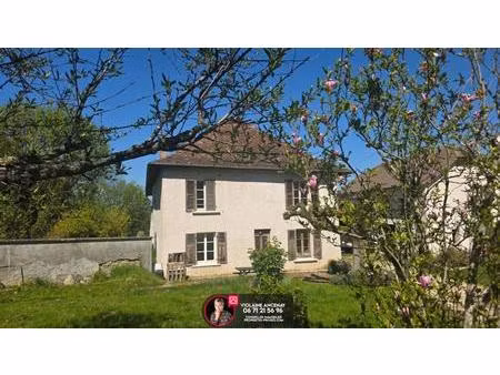 propriété dauphinoise (2 logements + grange + tres grand terrain)