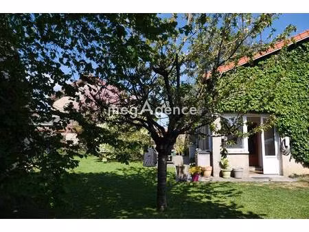 charmante maison familiale située au perray-en-yvelines.