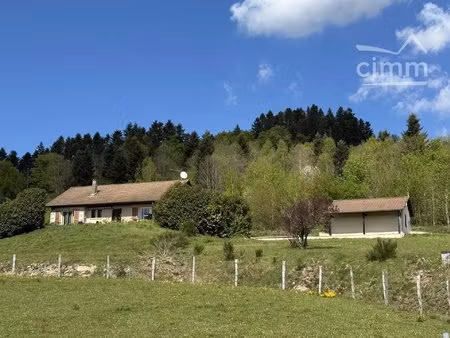 à découvrir ! 3 4 hectares avec vue sur les monts du livradois et le puy de dôme