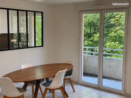 t3 meublé – 63 m² – dernier étage