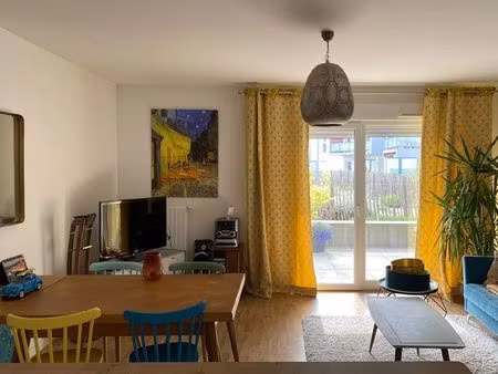 joli appartement t3 meublé