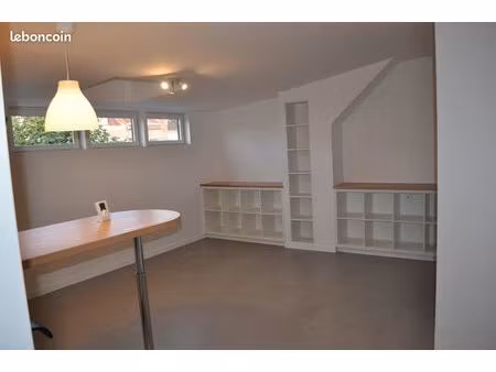 studio  28m2  toutes charges comprises