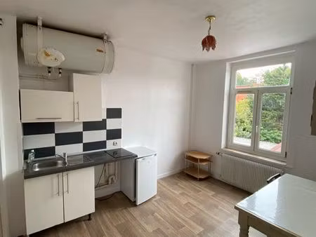 appartement sur lille f2 proximité métro fives/marbrerie au premier étage de 28 m2 apparte