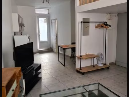 grand t1 avec terrasse au village de st louis