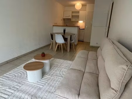 t2 avec jardin  dans résidence calme et paisible