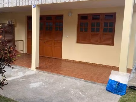 location f4 à tartane