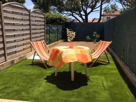 studio meublé avec terrasse – 500m plage – location étudiante 9 mois