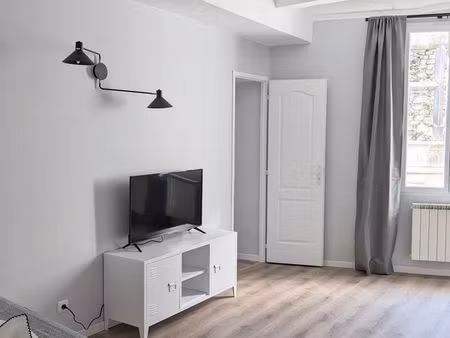 appartement meublé  lumineux  en centre ville de forcalquier