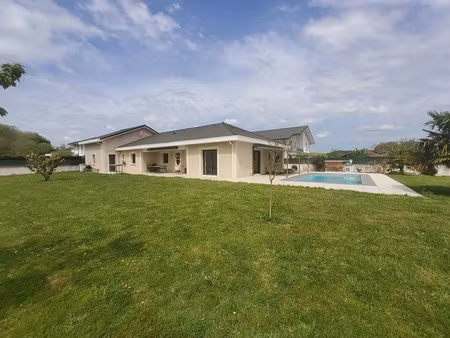 location meublée maison 5 pièces 147 m² à rives sur fure (38140)  2 190 €