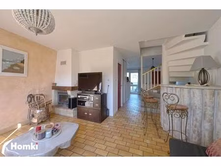 poisat - t5 en triplex familial avec terrasse  au cœur du village