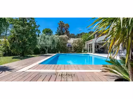 maison avec piscine et jardin saint-clément-de-rivière (34)