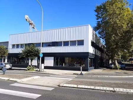 location bureau poitiers 198 m²