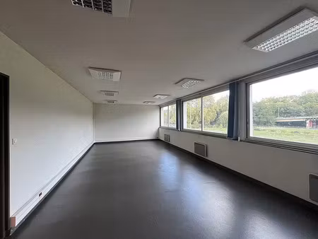 location bureau poitiers 308 m²