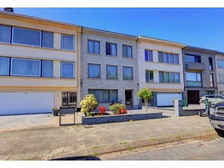 appartement te huur in berchem met 2 slaapkamers