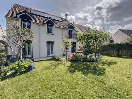 maison de luxe de 4 chambres en vente à la queue-en-brie  île-de-france