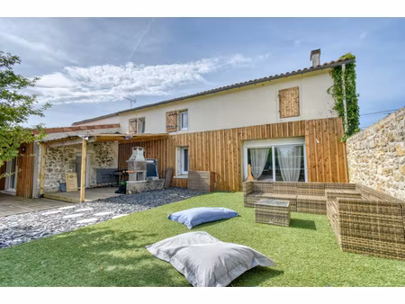 grande maison familiale avec dépendance et piscine