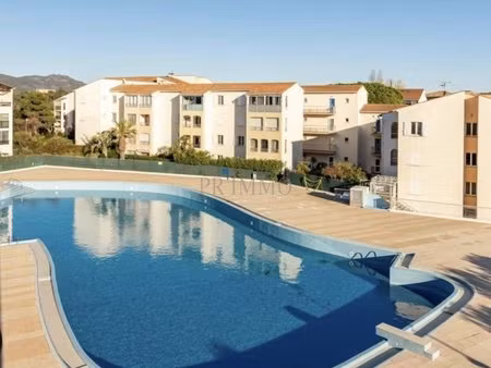 charmant t2 rénové calme  tennis & piscine xl à fréjus