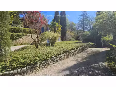 propriété de charme avec piscine et espaces invités indépendants