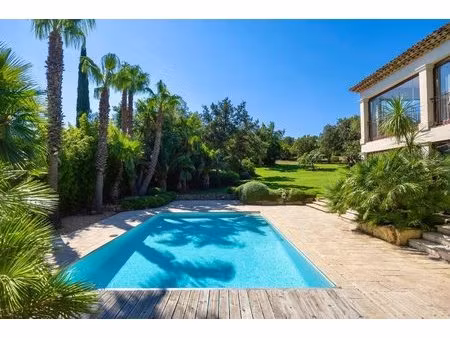 villas et terrain à grimaud  proche des plages  dans un domaine résidentiel privé et très.