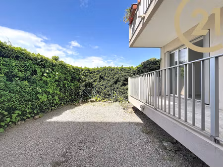 exclusivite - appartement 2 pièces de 40 m2 avec jardin de 6