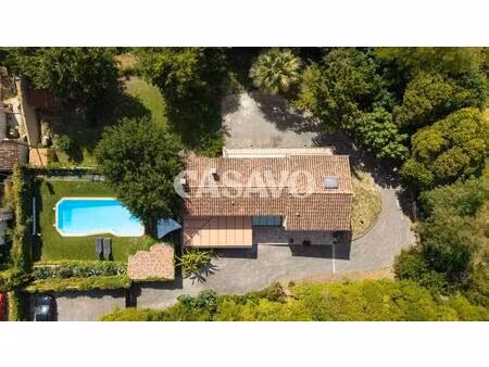 vente maison 6 pièces de 210m² - 13090 éguilles