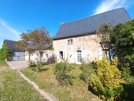 vente ancien logis seigneurial  1.3 hectares de terrain dépendances