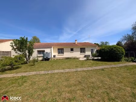 maison de 111m² de plain-pied  à mareuil sur lay