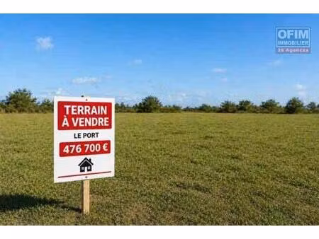 à vendre terrain de 580m2 rare en centre ville du port