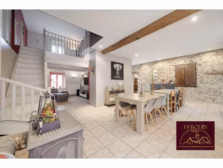 maison de village avec beau terrain et grande dépendance
