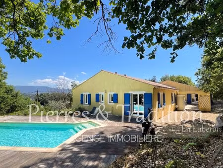 luberon  propriété tout confort à deux pas des commerces avec jardin et piscine