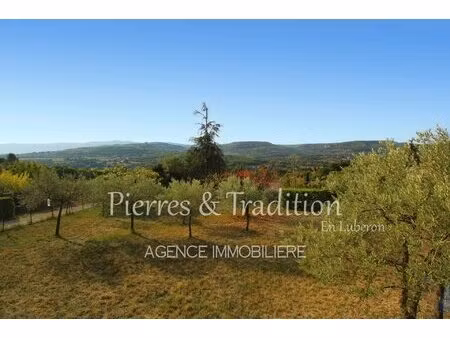 propriété de 240 m2 sur 3 000 m2 de terrain avec vue