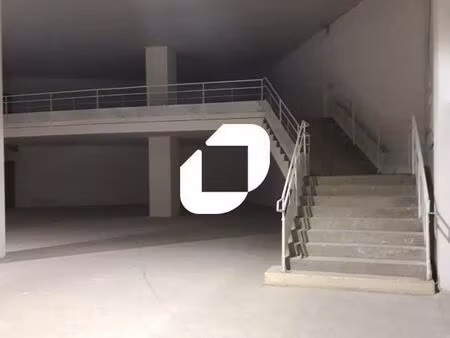 location local d'activités 1 130 m²