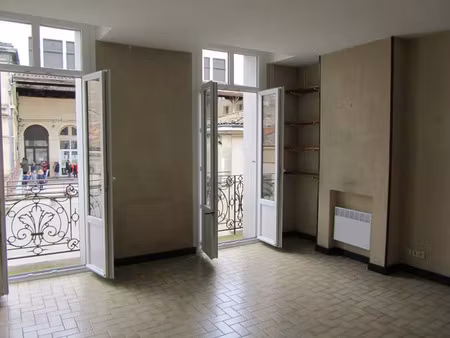 location appartement 3 pièces 69 m² à bordeaux (33000)