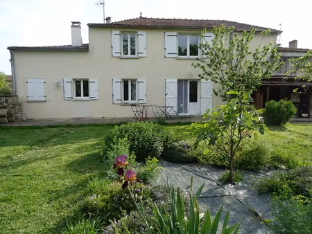 maison 295m2 entièrement rénovée en vente en charente-maritime