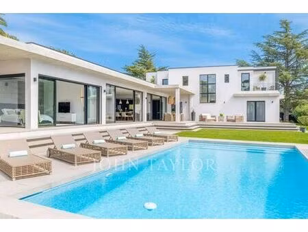 villa de 8 pièces de luxe en location valbonne  france