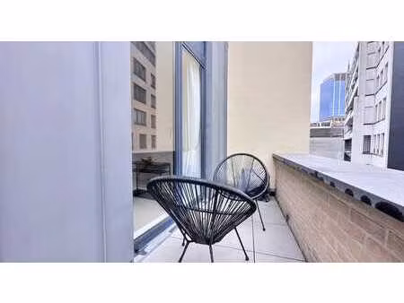 centre - appt meublé – 100% rénové + terr. – 1ch.