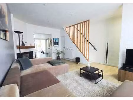 lumineuse maison 2 chambres et bureau - terrasses et jardin.