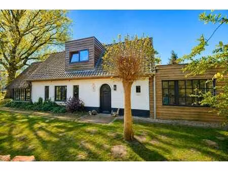 charmante open bebouwing met 2 slk en tuin!