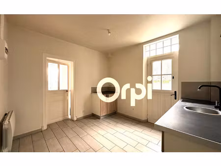 location appartement  m² t-1 à crouy  290 €