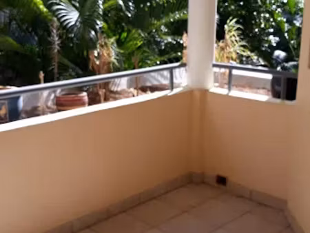 location appartement 1 pièce 40 m² à saint gilles les bains (97434)  1 070 €