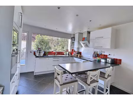 appartement en triplex de 95.66m² en loi carrez (115m² habitables et 131.82m² au sol).
