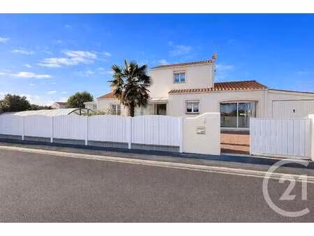 vente maison piscine à saint-hilaire-de-riez (85270) : à vendre piscine / 133m² saint-hila