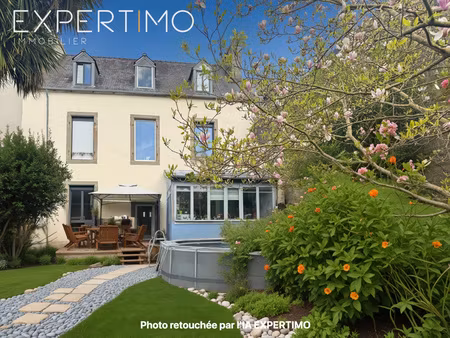 maison de caractère de 12 pièces au centre ville de landerneau.