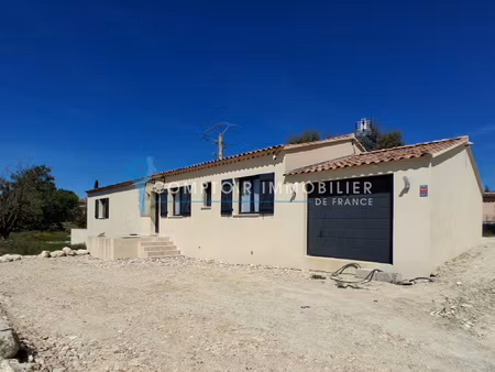 dept 84 - saint saturnin les apt - maison récente 130 m2 pla