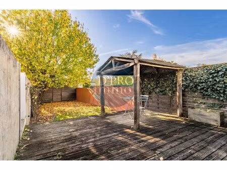 maison en pierre rénovée – 3 chambres – garage – cœur de quartier