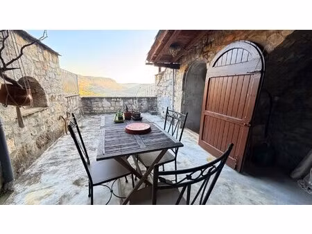 charmante maison de village à compeyre  115 m²  6 pièces