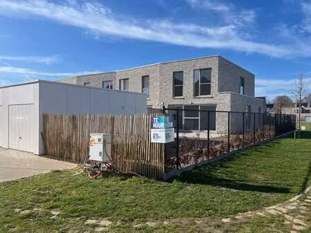 halfopen nieuwbouwwoning met garage in varsenare