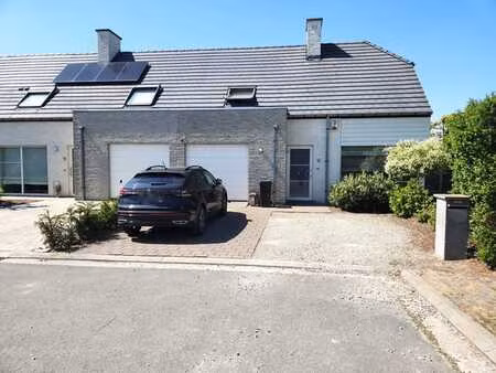 ? moderne gezinswoning te huur met tuin  garage en 3 slaa...