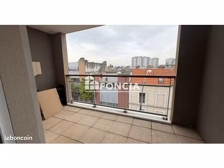 2p au 3ieme avec balcon et parking en sous sol